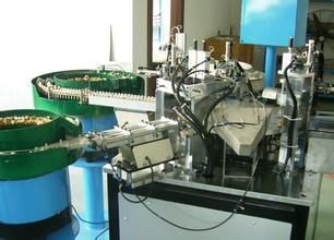 工業(yè)磁環(huán)、磁芯及塑料電子產(chǎn)品自動(dòng)排序擺盤包裝機(jī)的應(yīng)用與市場(chǎng)前景